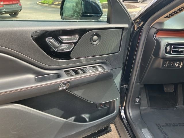 Used 2022 Lincoln Aviator Grand Touring image 9