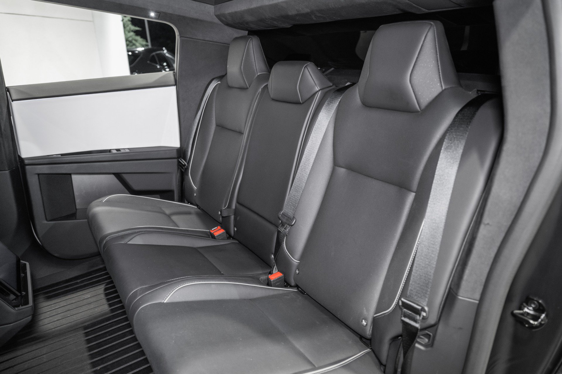 Used 2024 Tesla Cybertruck Cyberbeast AWD/4WD image 19