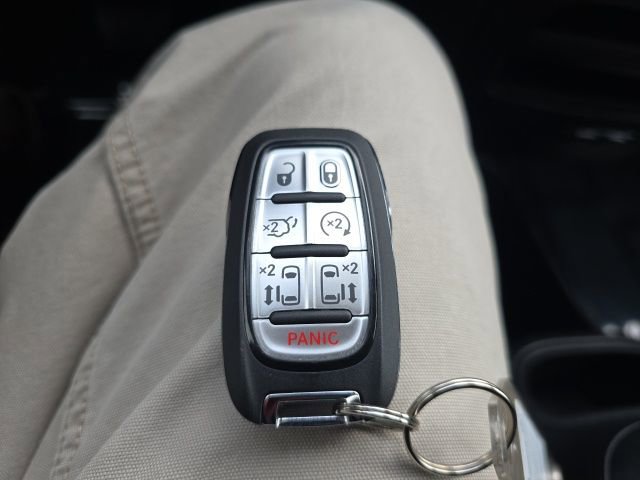 Certified 2024 Chrysler Pacifica Touring-L w/ S Appearance Package image 29