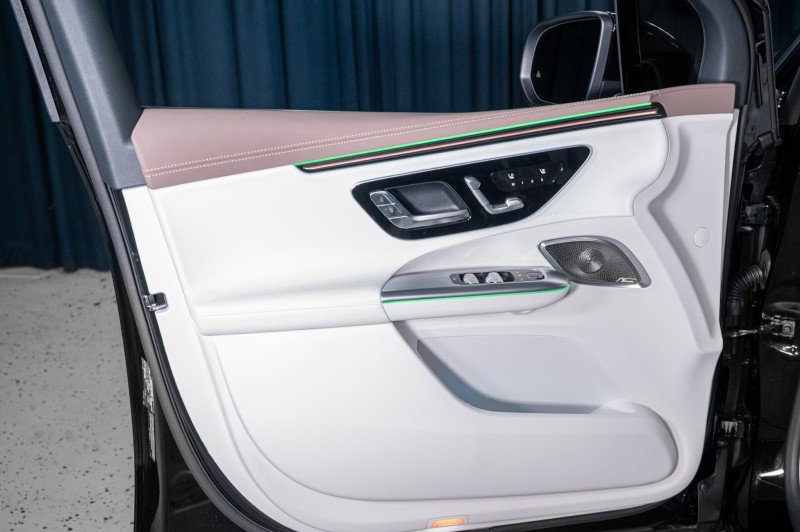 New 2026 Mercedes-Benz EQE 320 4MATIC SUV image 12