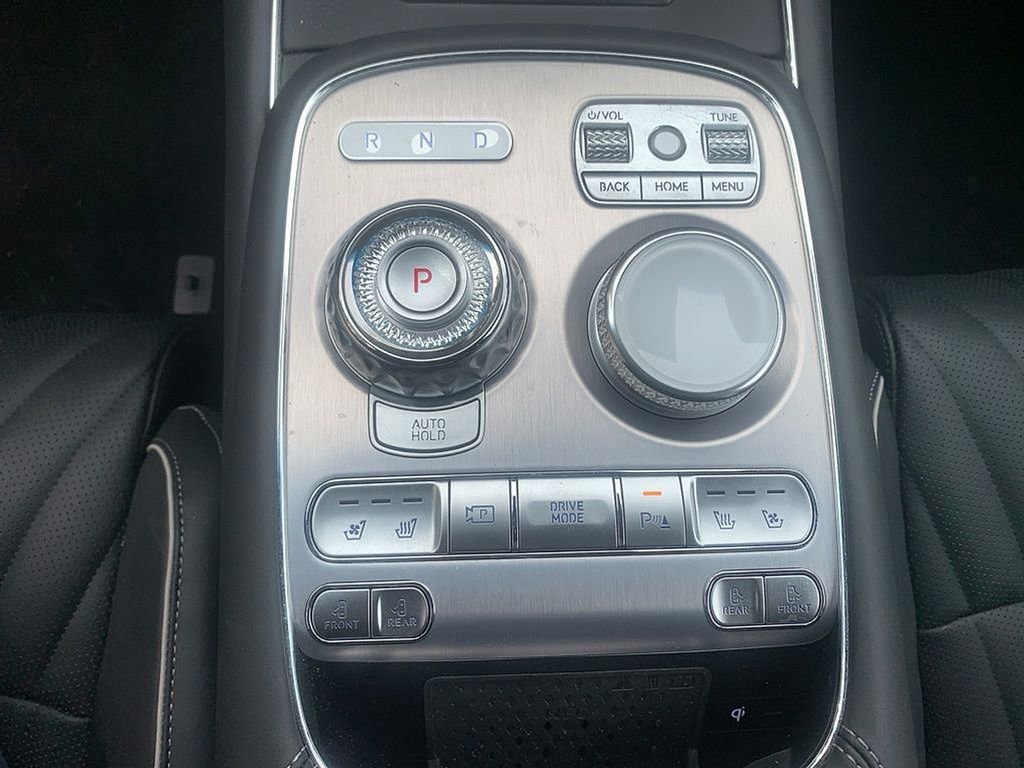 Used 2025 Genesis G90 3.5T image 15