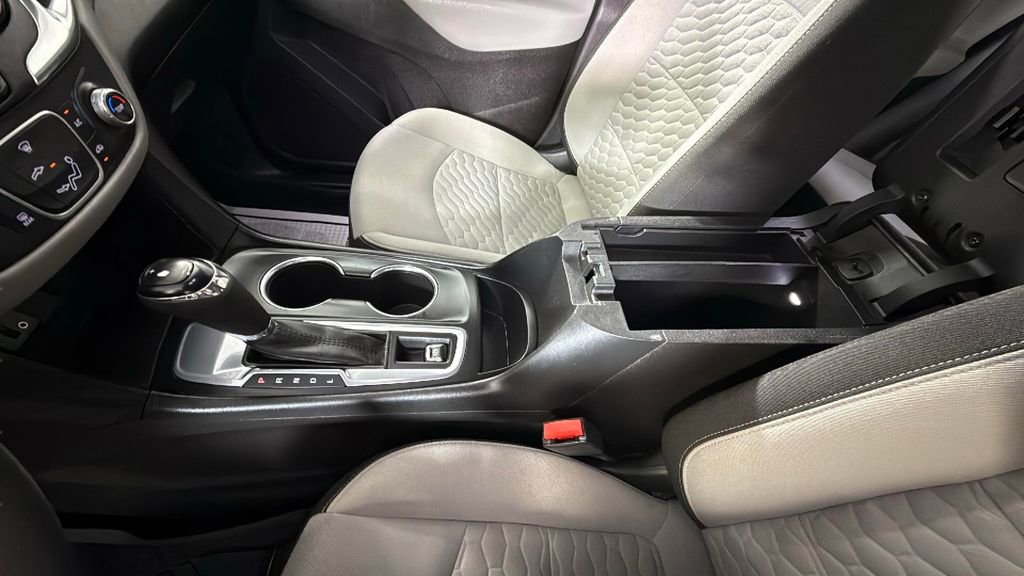 Used 2018 Chevrolet Equinox LS w/ LPO, Floor Liner Package image 21