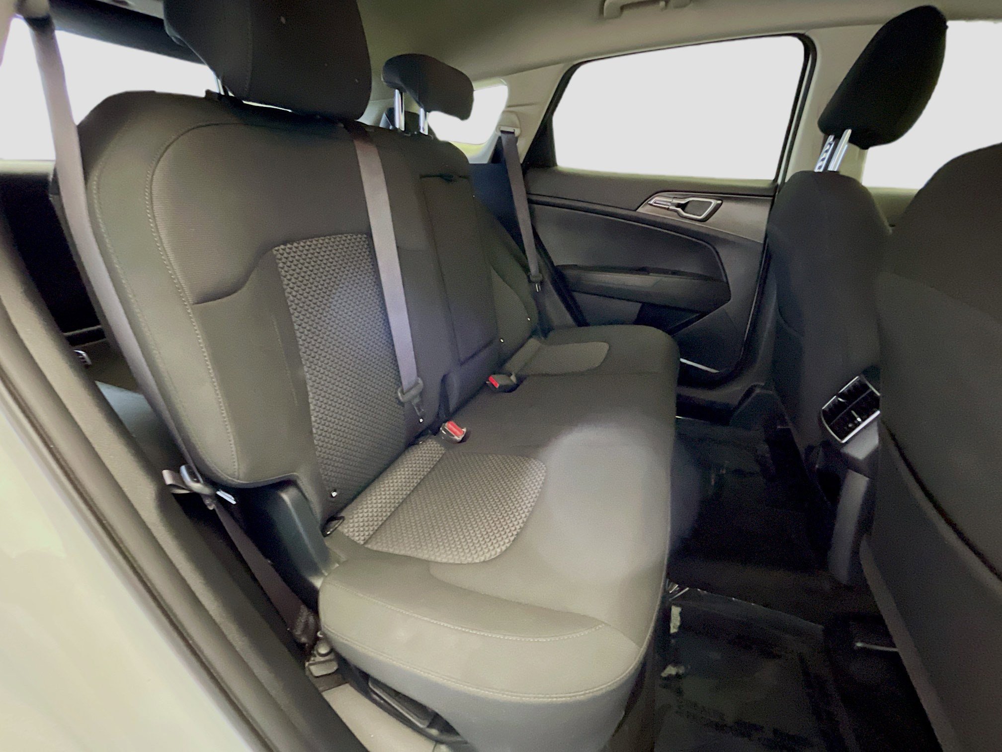 Used 2023 Kia Sportage LX image 15