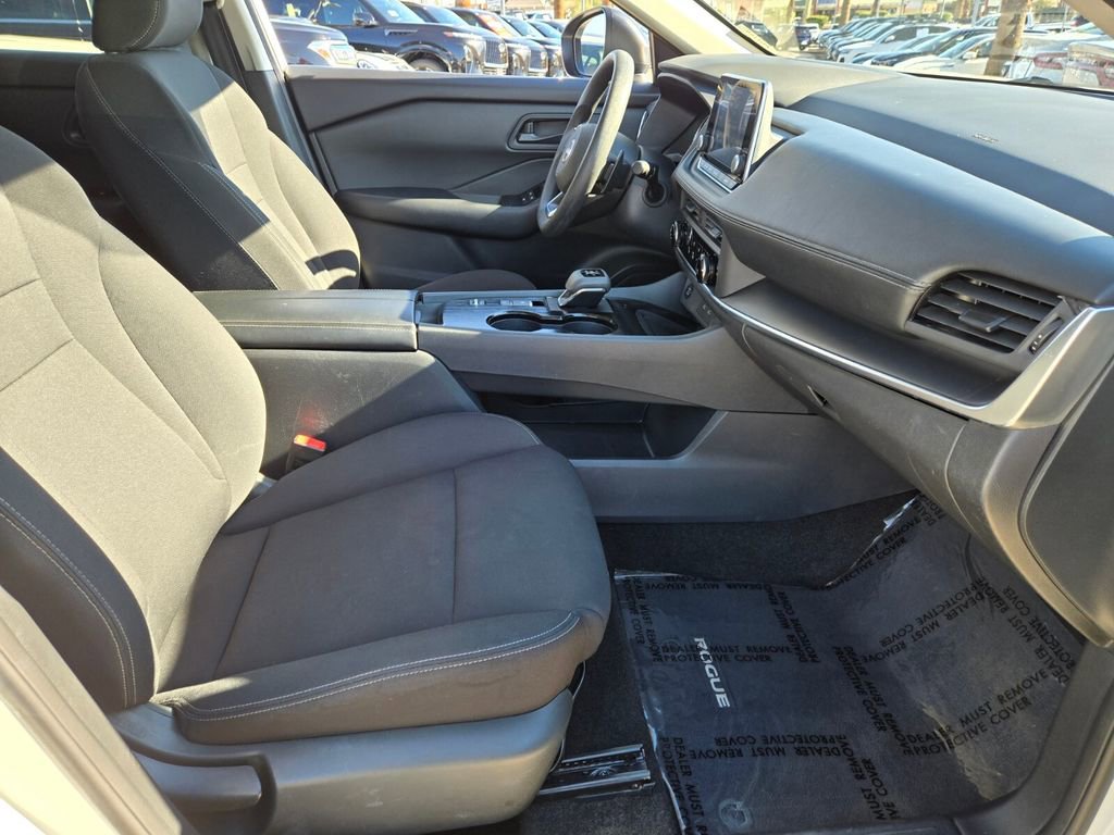 Used 2024 Nissan Rogue S image 19