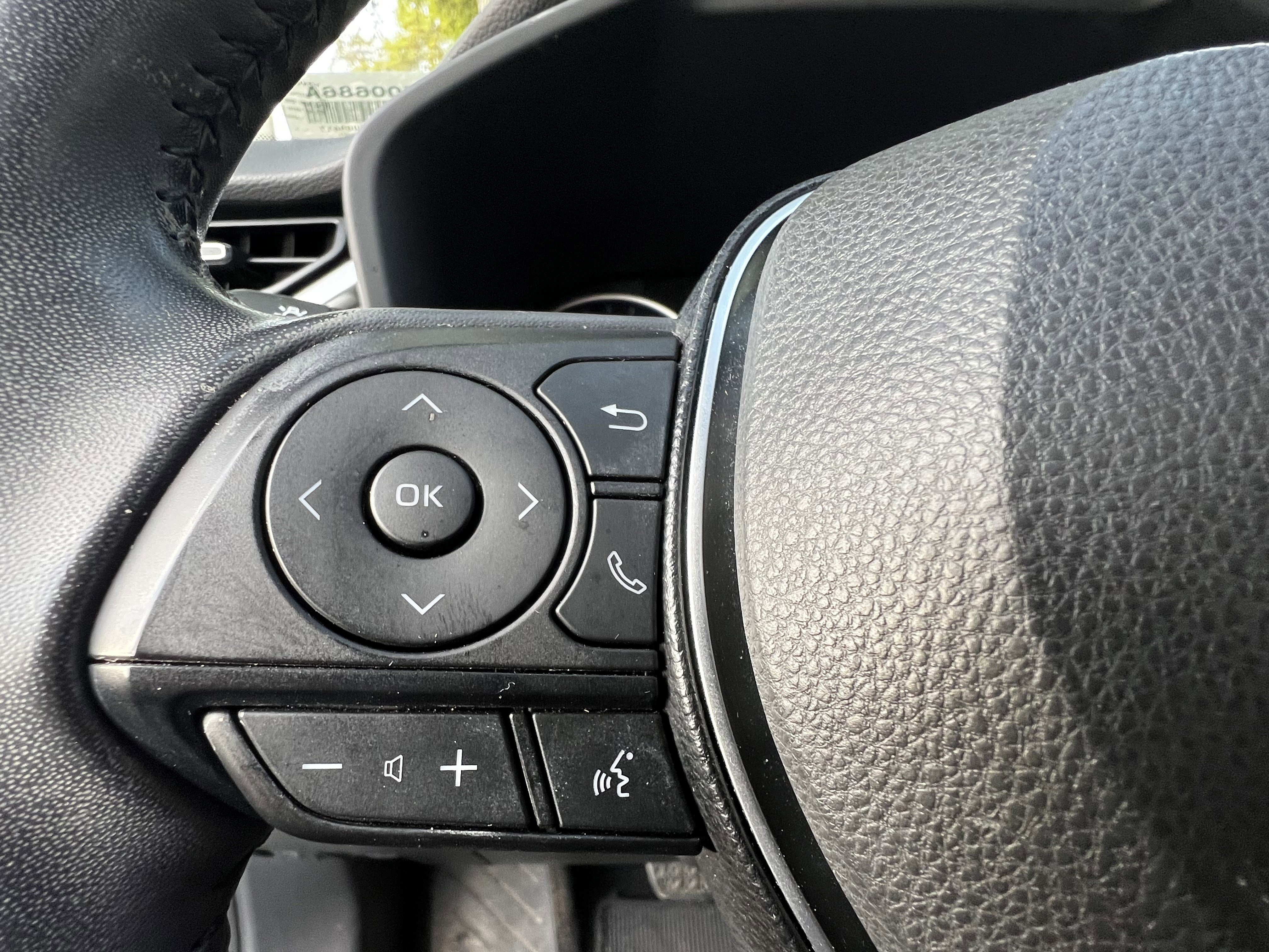 Used 2019 Toyota RAV4 XLE Premium image 19