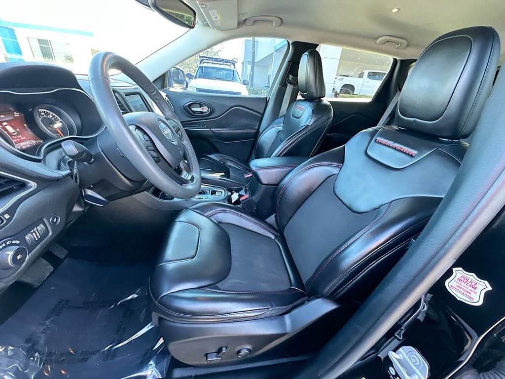 Used 2022 Jeep Cherokee Trailhawk w/ Technology Group B image 20
