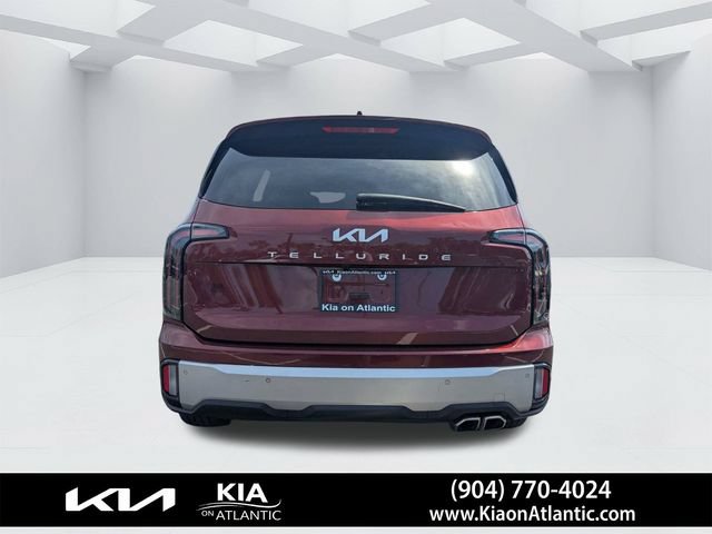 Used 2024 Kia Telluride EX w/ EX Captain's Chair Package FWD image 4