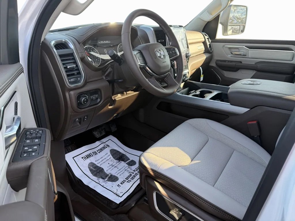 New 2026 RAM 1500 Laramie w/ Trailer Tow Group AWD/4WD image 11
