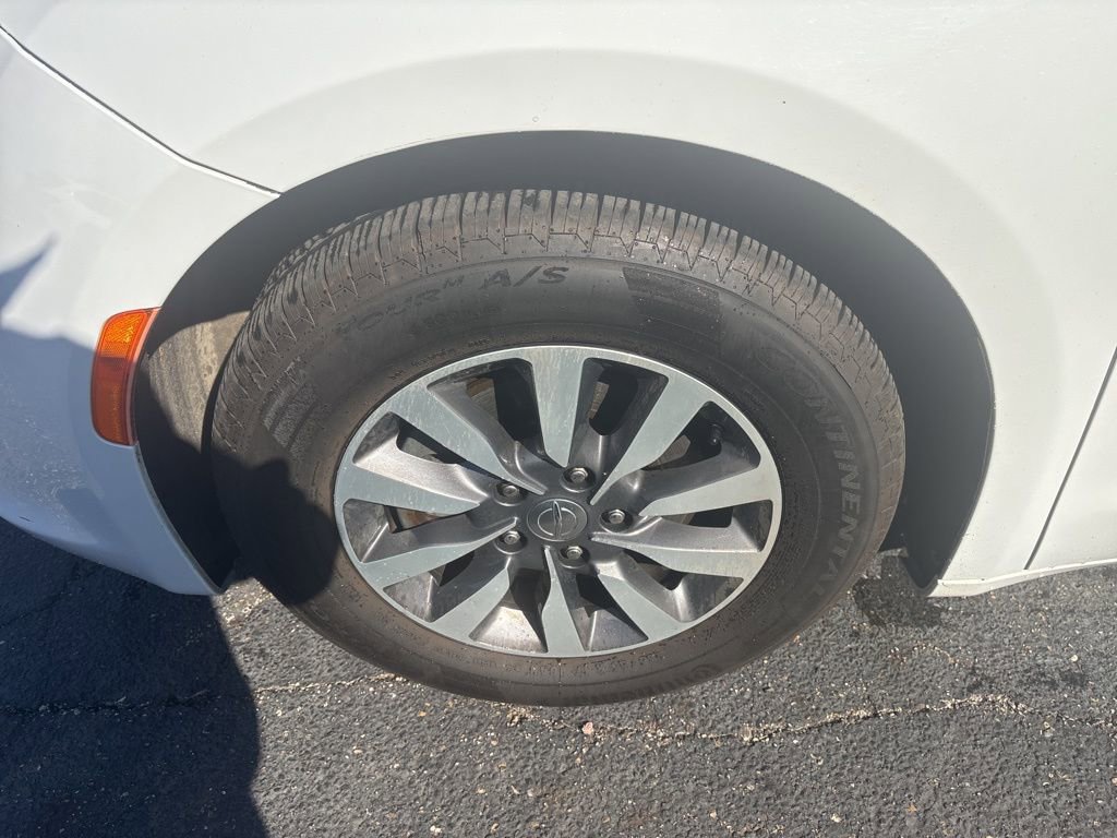 Used 2020 Chrysler Pacifica Touring-L Plus image 7