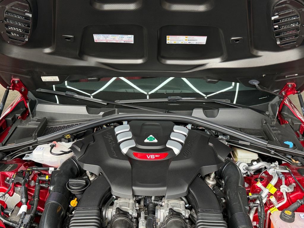Used 2024 Alfa Romeo Giulia Quadrifoglio RWD image 32