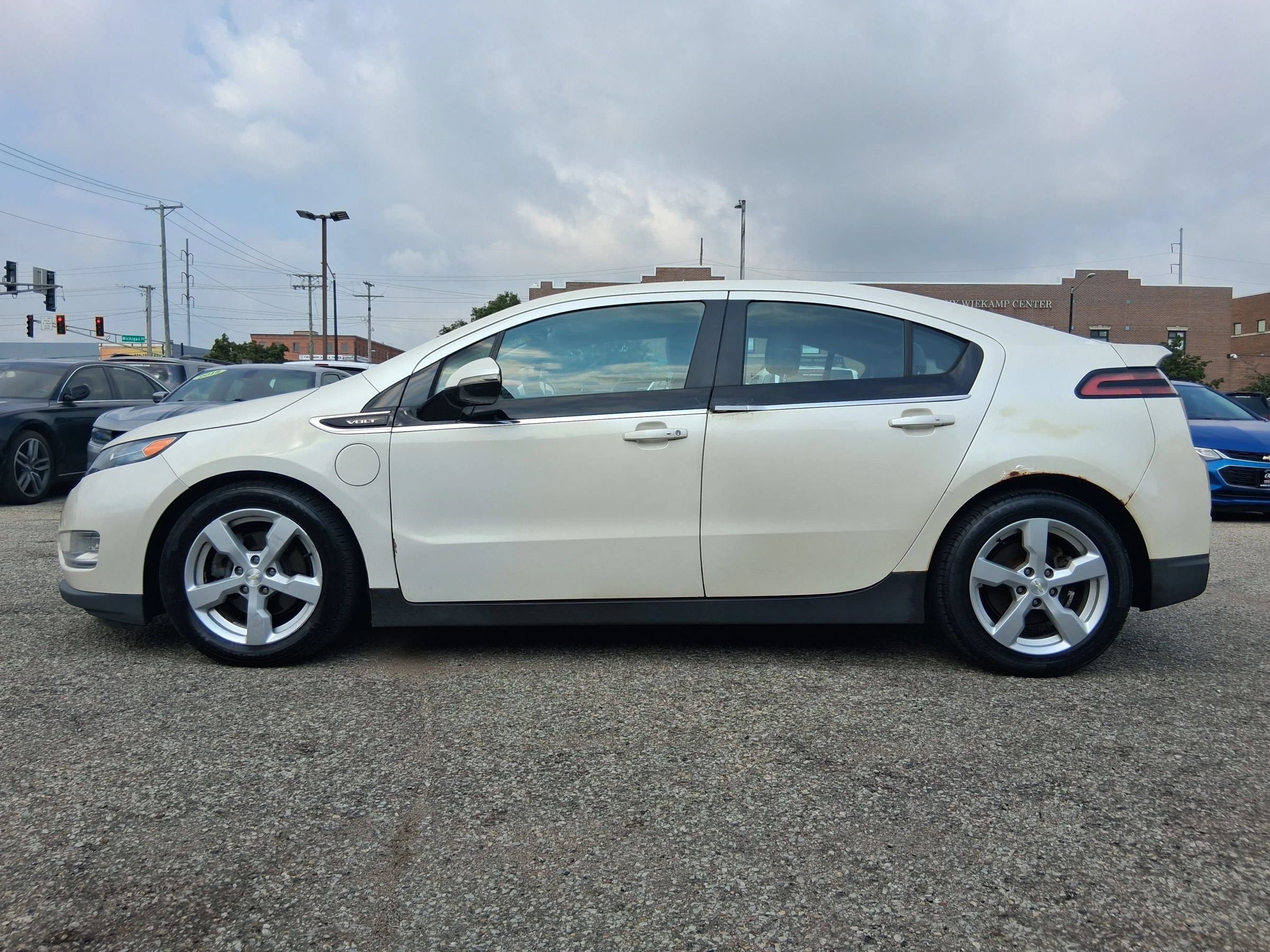 Used 2013 Chevrolet Volt Premium w/ Premium Trim Package FWD image 4