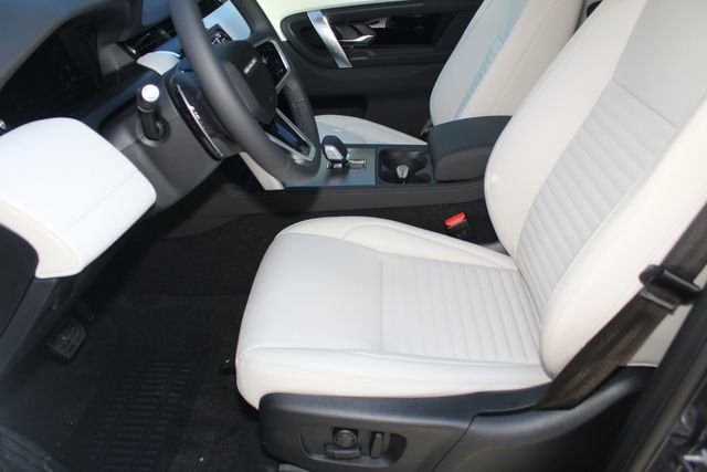 New 2025 Land Rover Discovery Sport S image 20