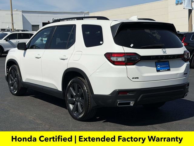 Used 2025 Honda Pilot Sport image 3