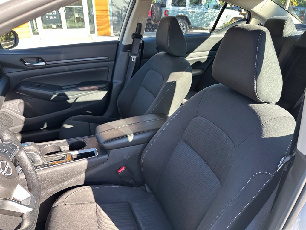Used 2025 Nissan Altima 2.5 SV FWD image 42