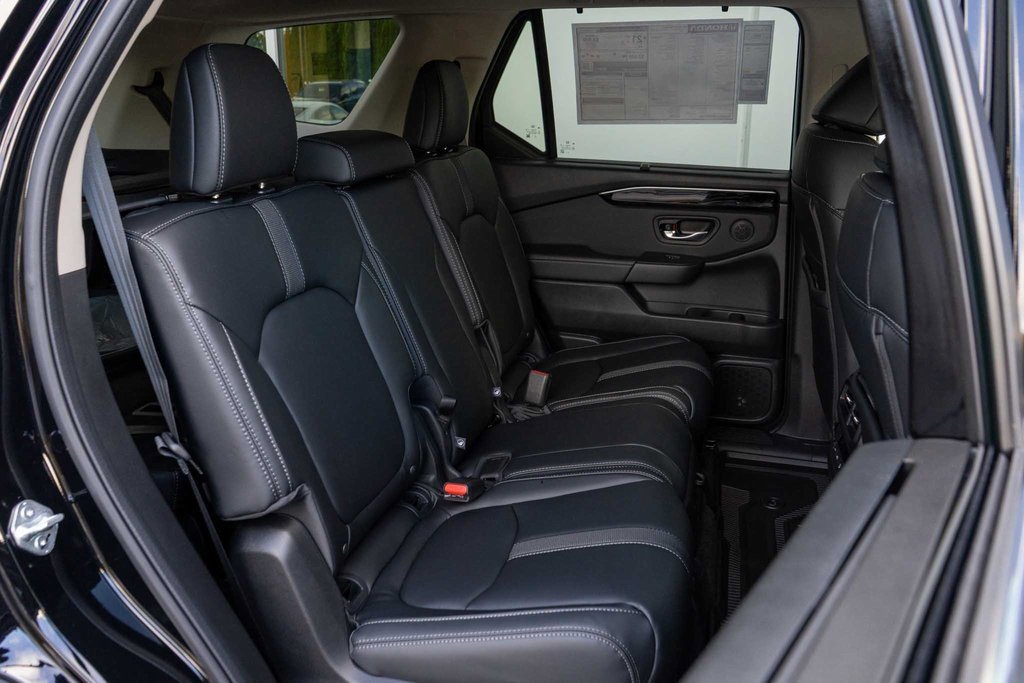 New 2025 Honda Pilot EX-L image 17