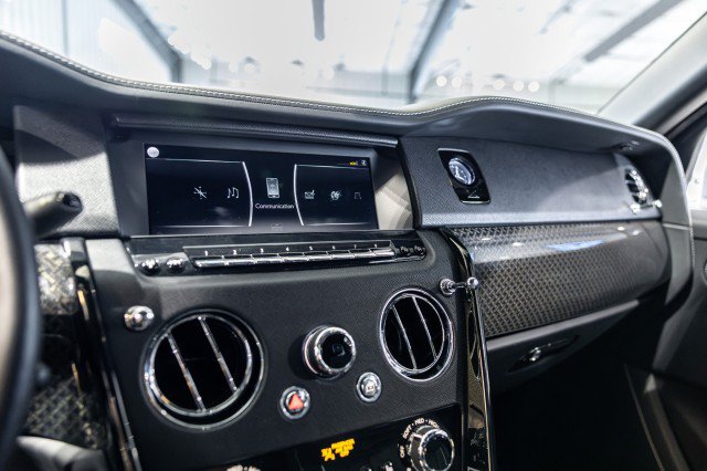 Used 2022 Rolls-Royce Cullinan Black Badge AWD/4WD image 47