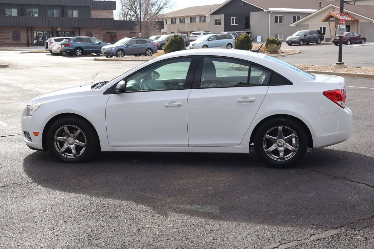Used 2014 Chevrolet Cruze LS image 9