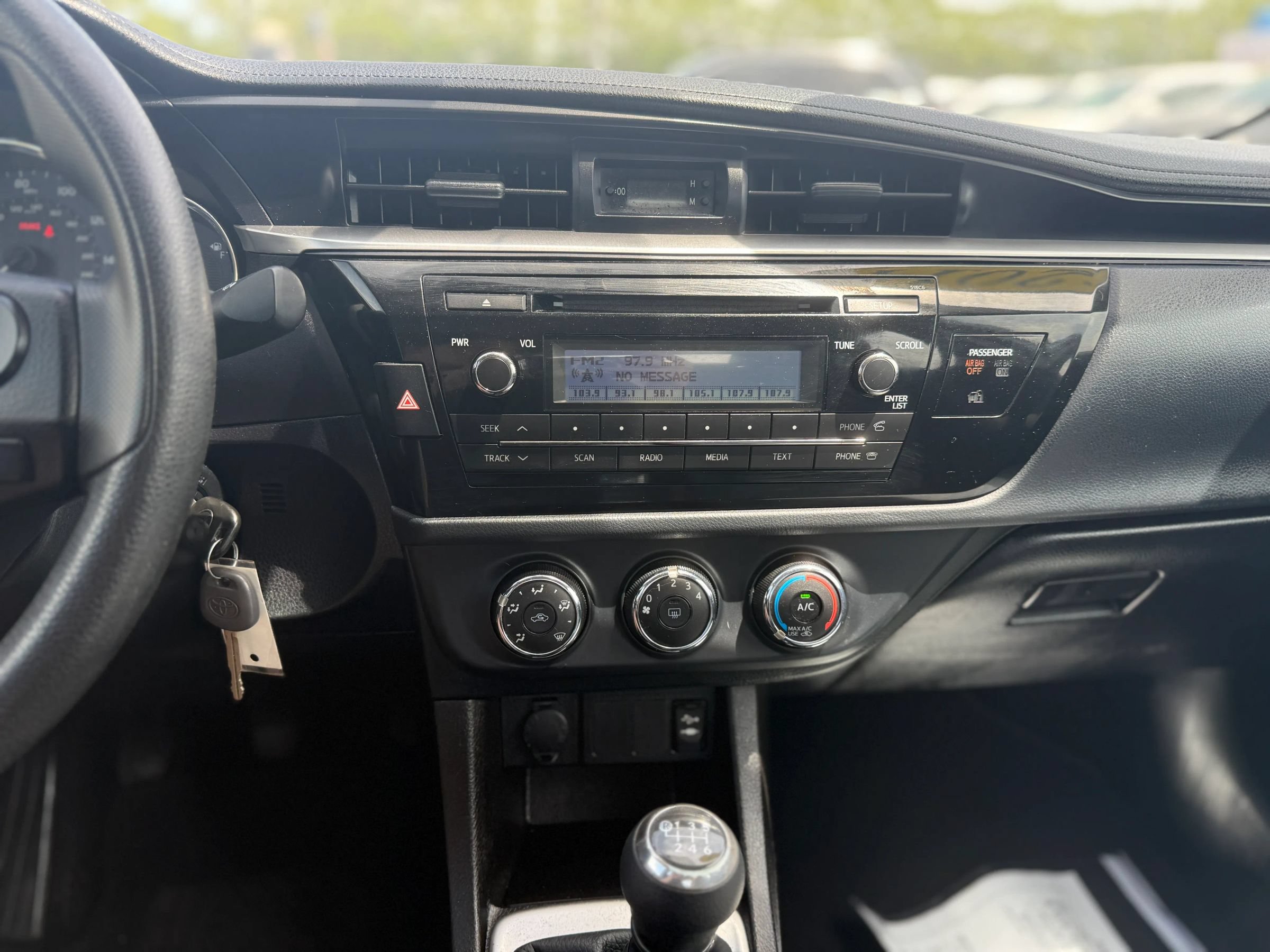 Used 2014 Toyota Corolla L FWD image 22
