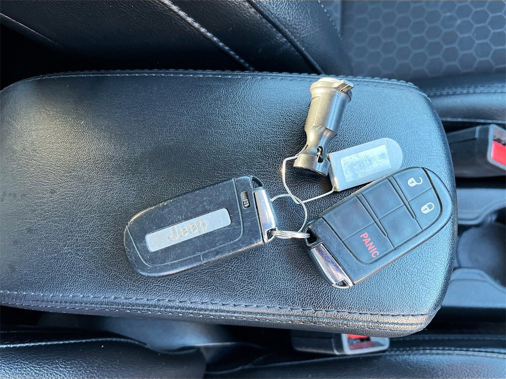 Used 2020 Jeep Compass Latitude image 30