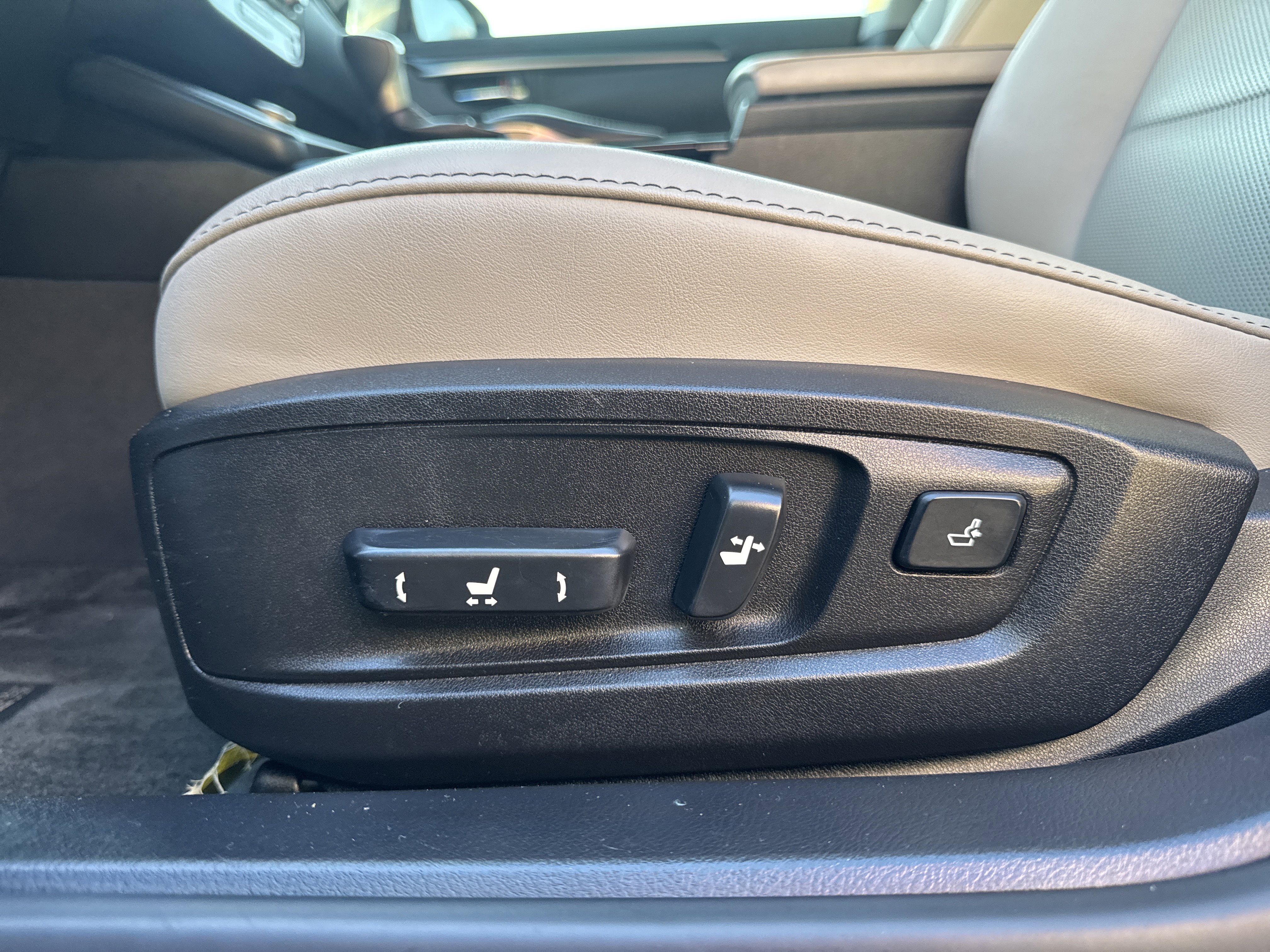 Used 2018 Lexus ES 350 w/ Navigation System Package image 16