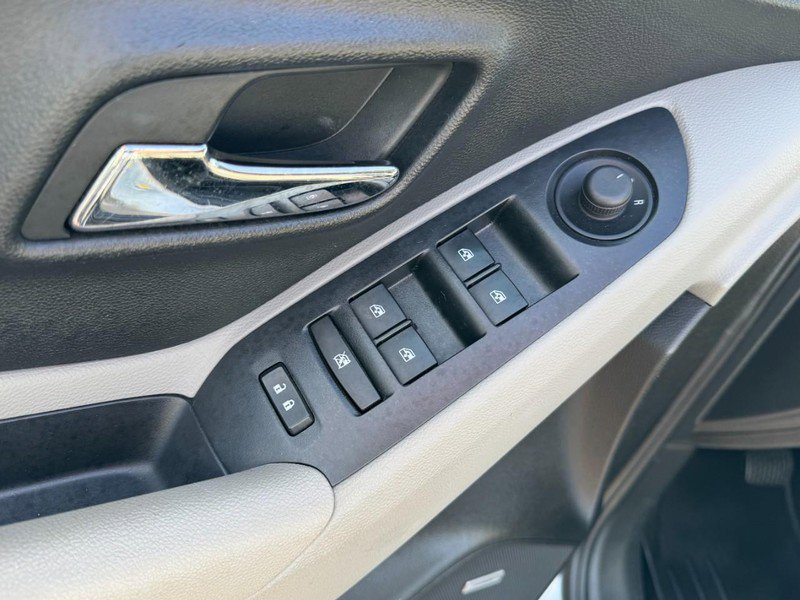 Used 2015 Chevrolet Trax LTZ image 16