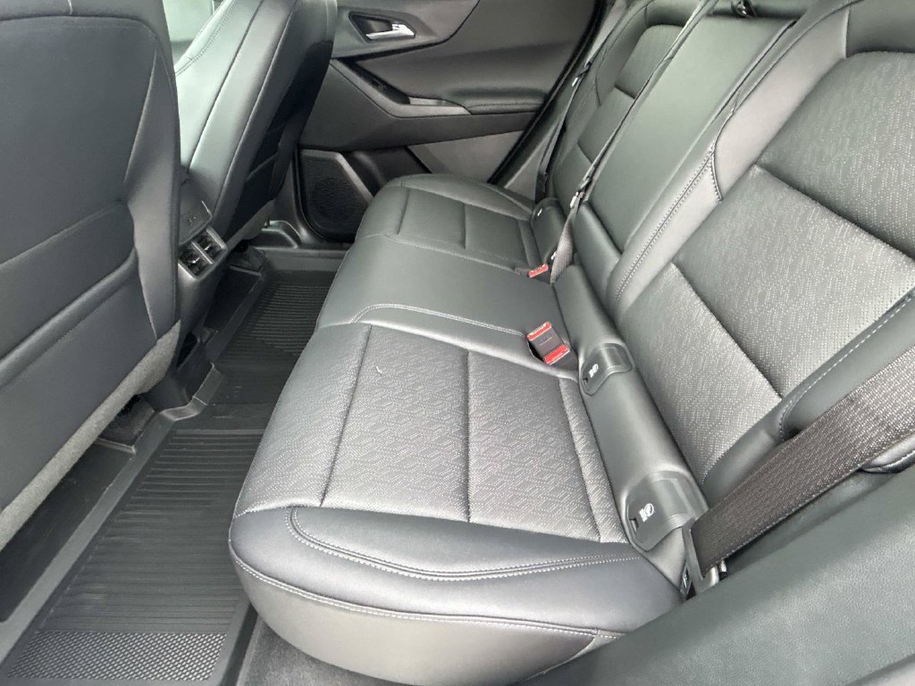 New 2027 Chevrolet Equinox LT w/ Convenience Package II FWD image 10