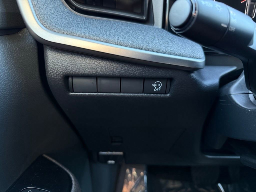 New 2025 Nissan Kicks SV w/ Charging Package image 16