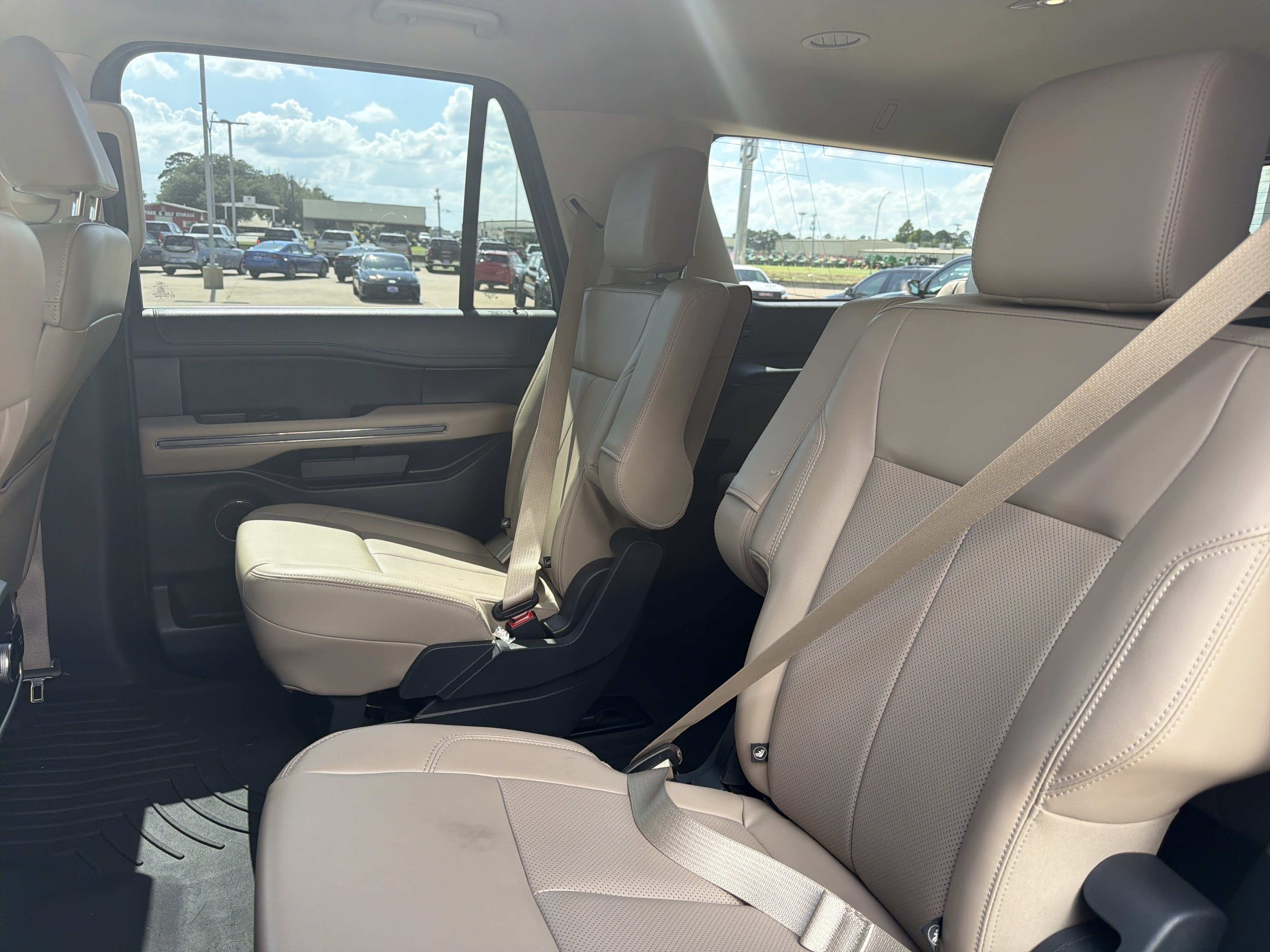 Used 2023 Ford Expedition Max XLT RWD image 6