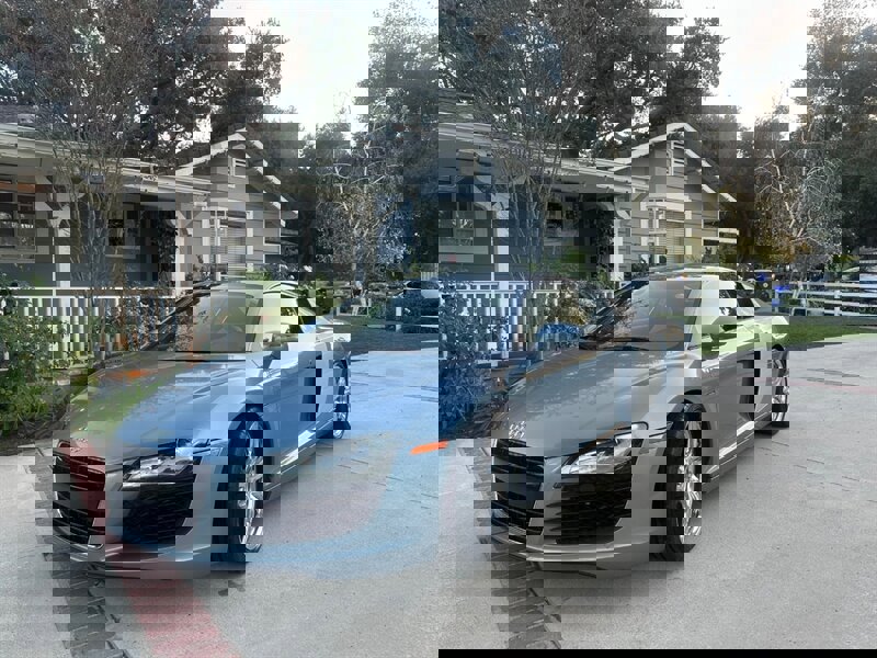 Used 2009 Audi R8 V8 w/ Enhanced Leather Pkg image 2