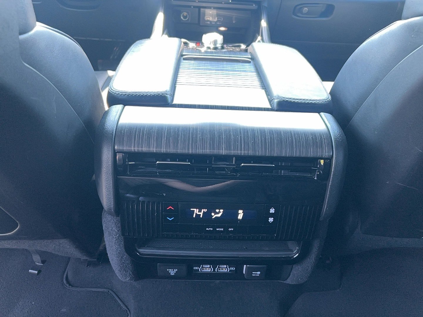Used 2024 Jeep Wagoneer L Series II w/ Flexible Seating Group AWD/4WD image 26