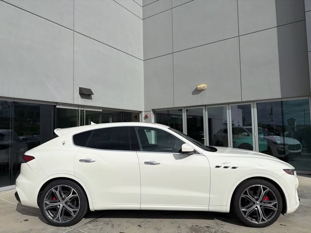 Certified 2022 Maserati Levante GT AWD/4WD image 9