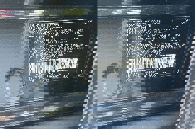 Used 2021 Toyota Venza Limited w/ Carpet Mat Package (TMS) image 4