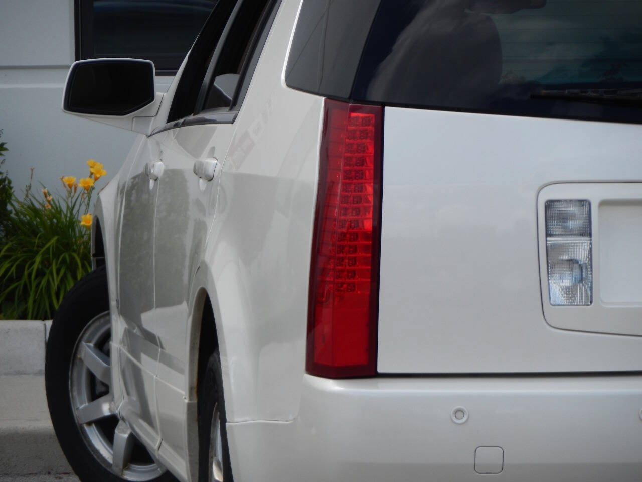 Used 2006 Cadillac SRX w/ Seating Package AWD/4WD image 1
