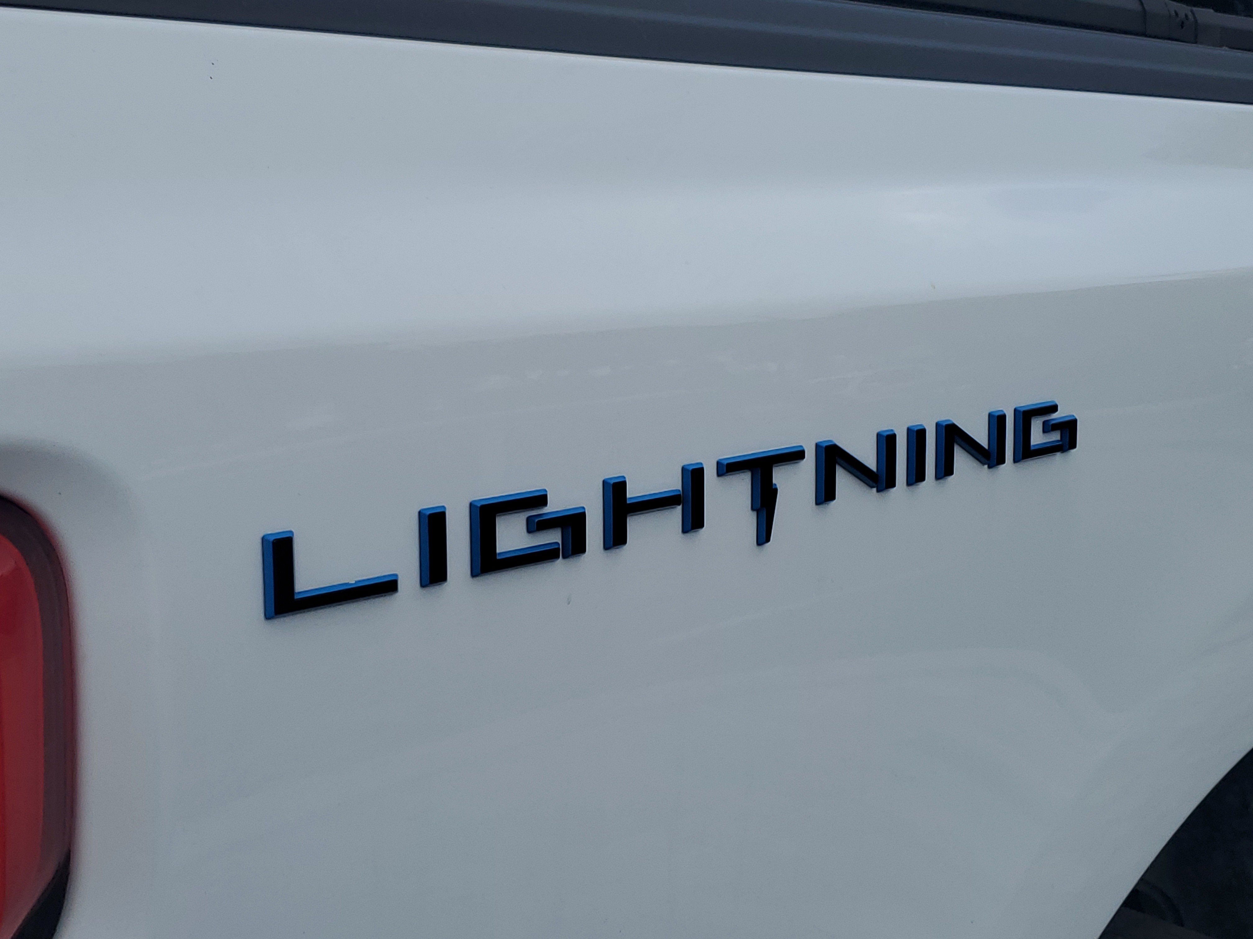 Used 2024 Ford F150 Lightning Flash AWD/4WD image 7