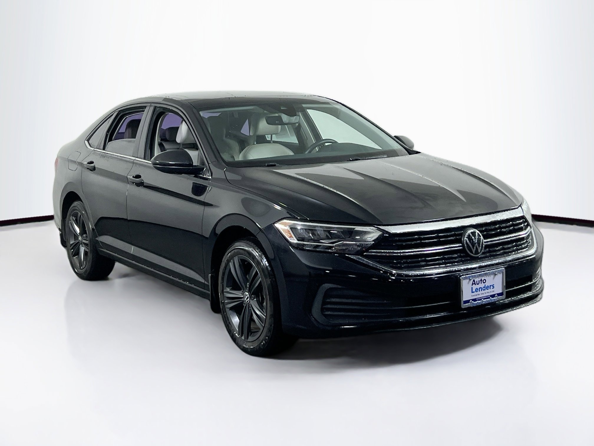 Used 2022 Volkswagen Jetta SE image 3