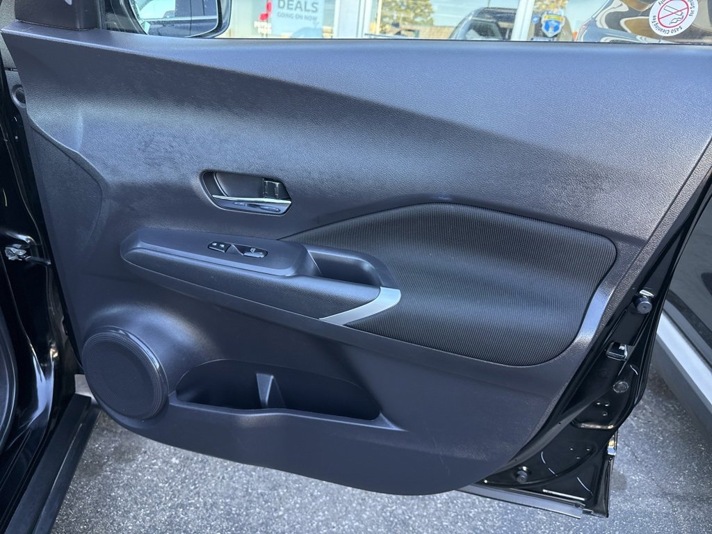 Used 2024 Nissan Kicks SV image 30