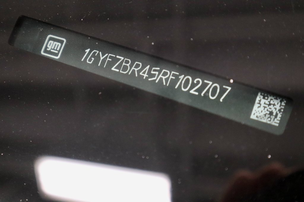 Used 2024 Cadillac XT4 Luxury image 32