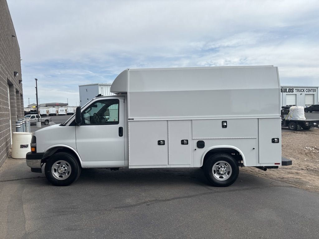 New 2025 Chevrolet Express 3500 w/ Power Convenience Package image 6