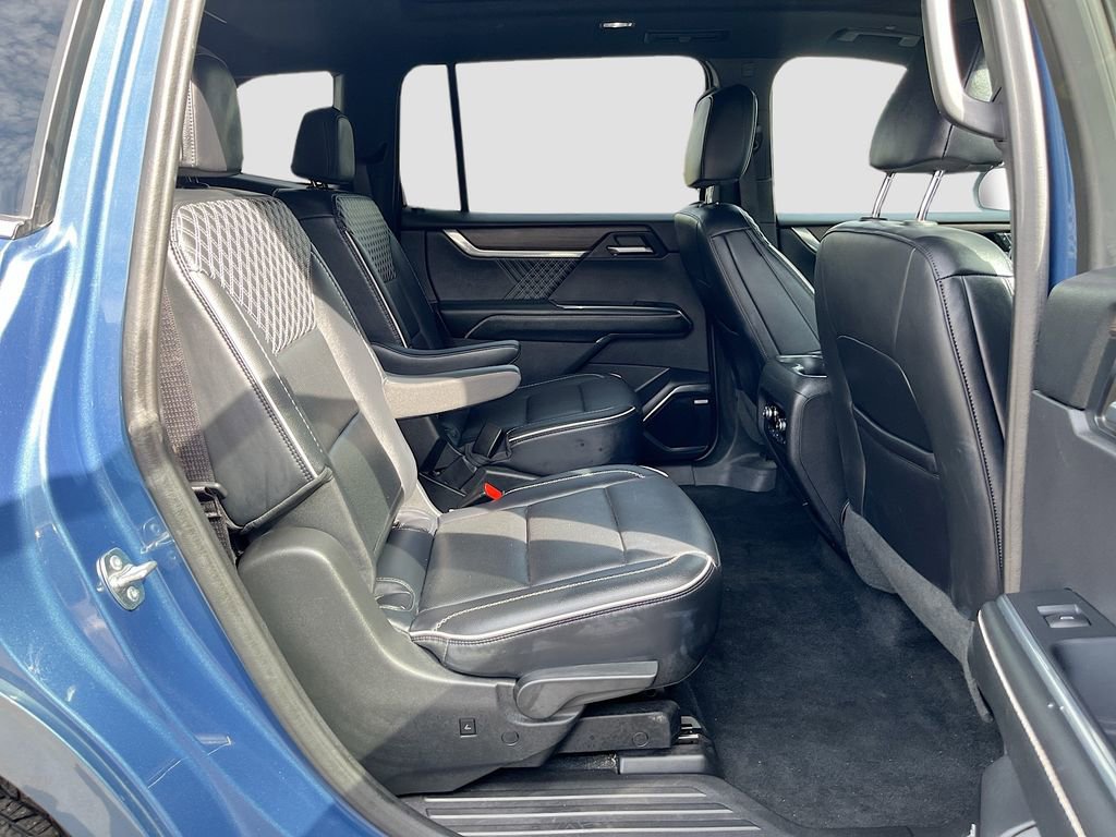 Used 2024 GMC Acadia Denali image 31