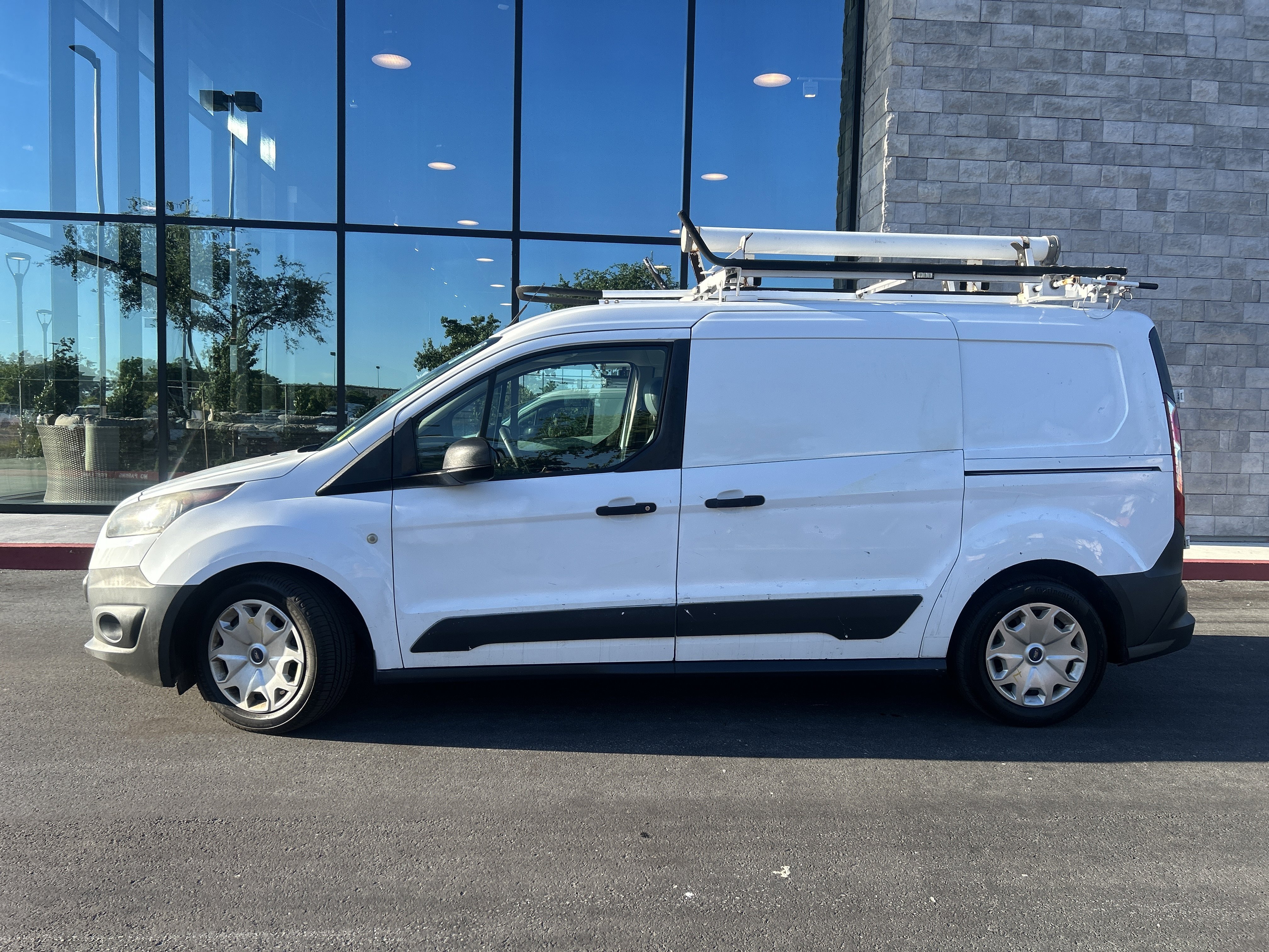 Used 2015 Ford Transit Connect XL FWD image 24