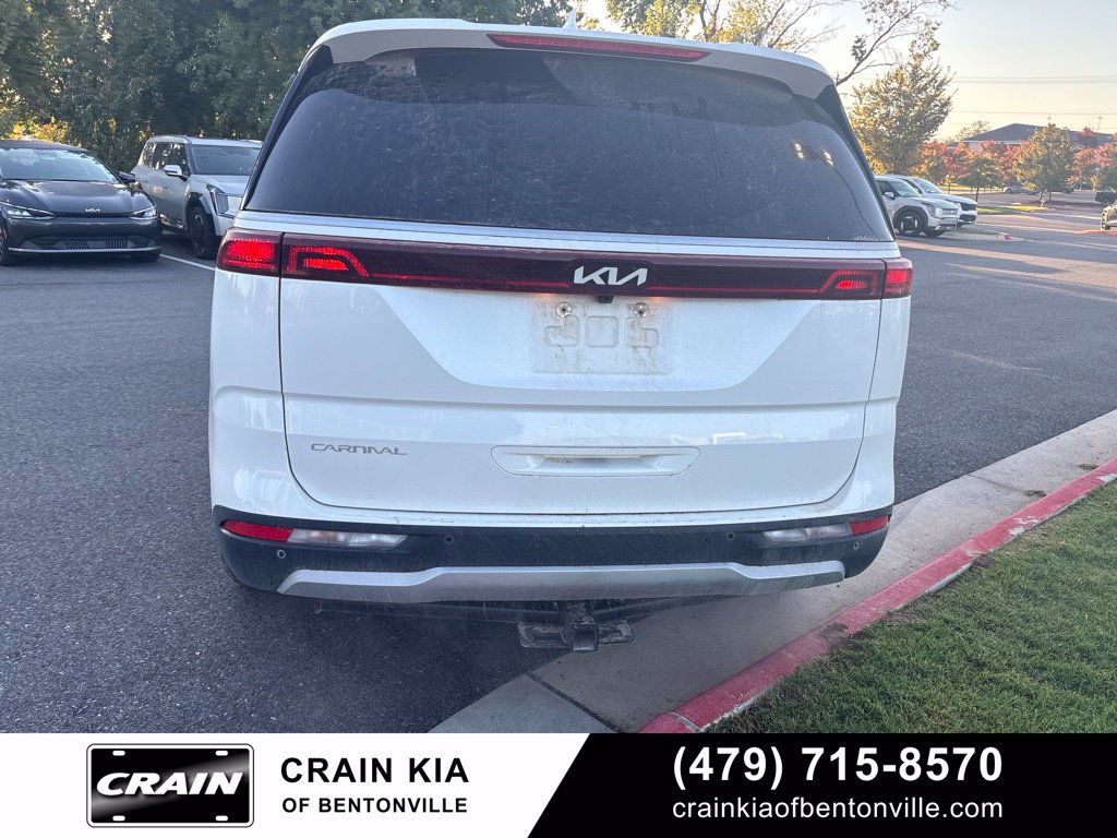Certified 2024 Kia Carnival LX FWD image 6