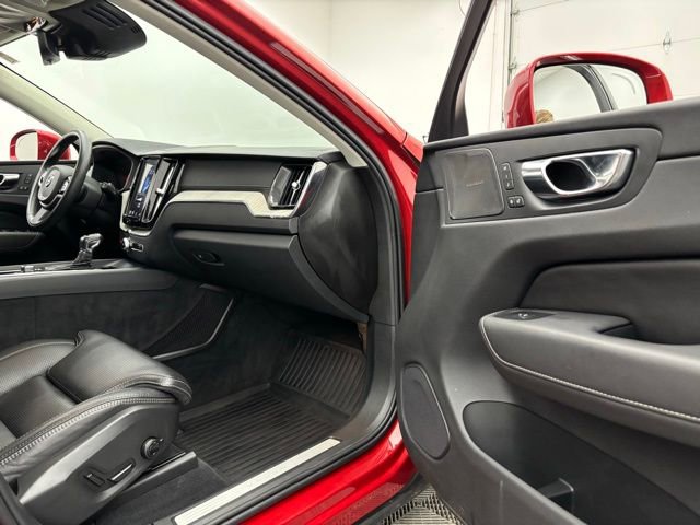 Used 2020 Volvo XC60 T5 Inscription w/ Protection Package Premier image 34
