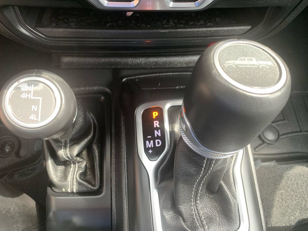 Used 2020 Jeep Gladiator Overland AWD/4WD image 14