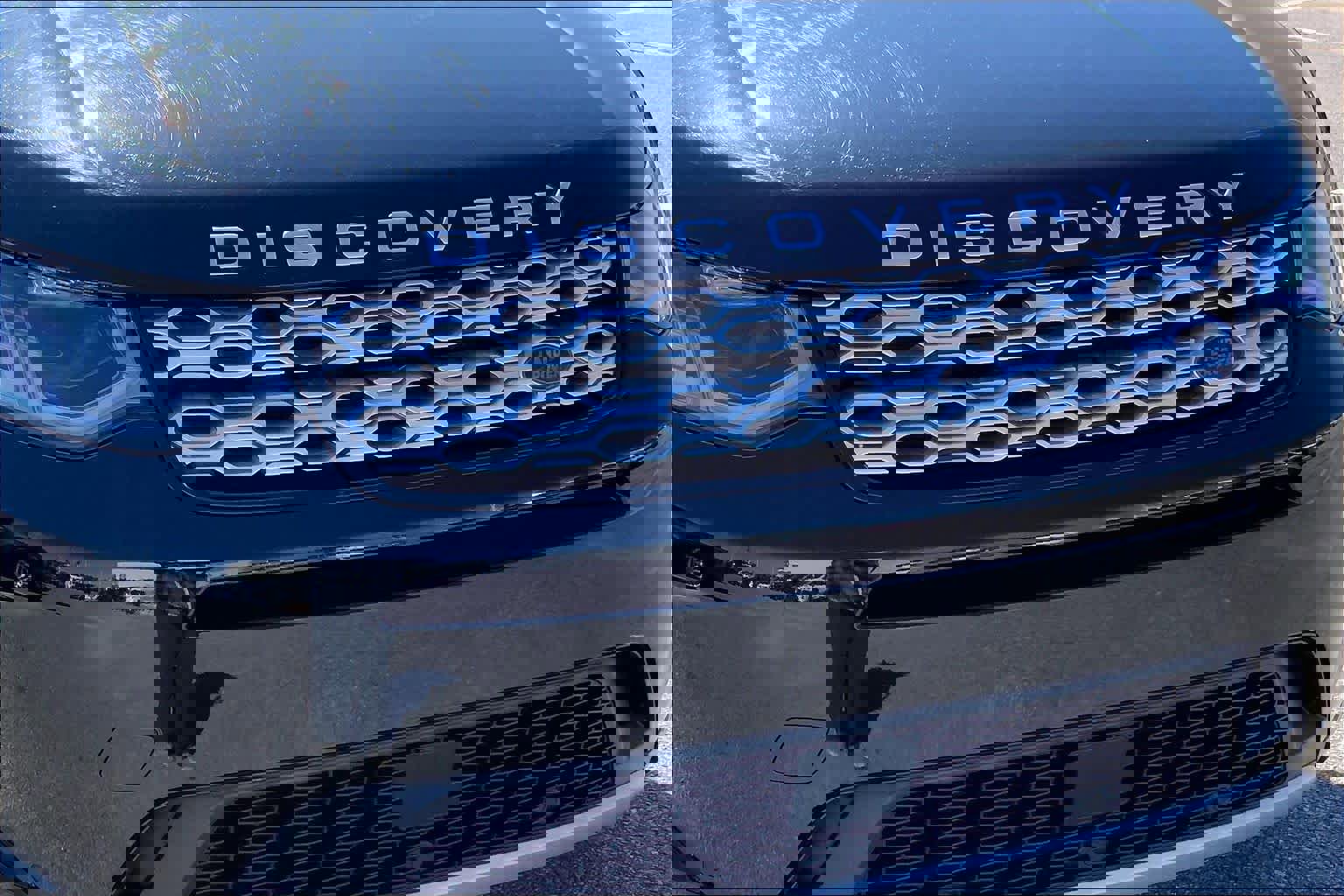 Used 2020 Land Rover Discovery Sport SE image 30