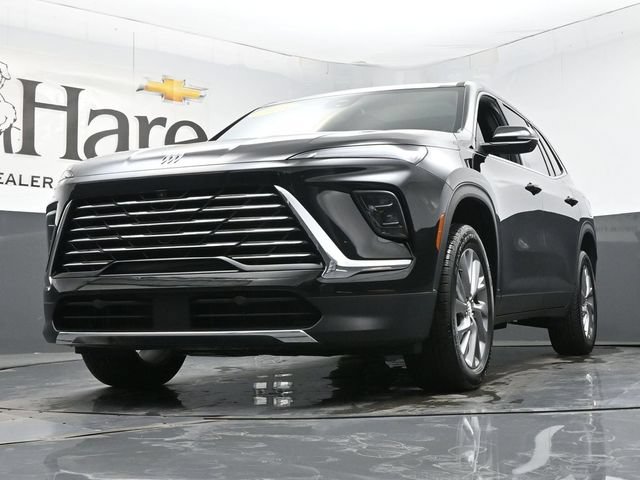 Used 2025 Buick Enclave Preferred w/ Power Package AWD/4WD image 4
