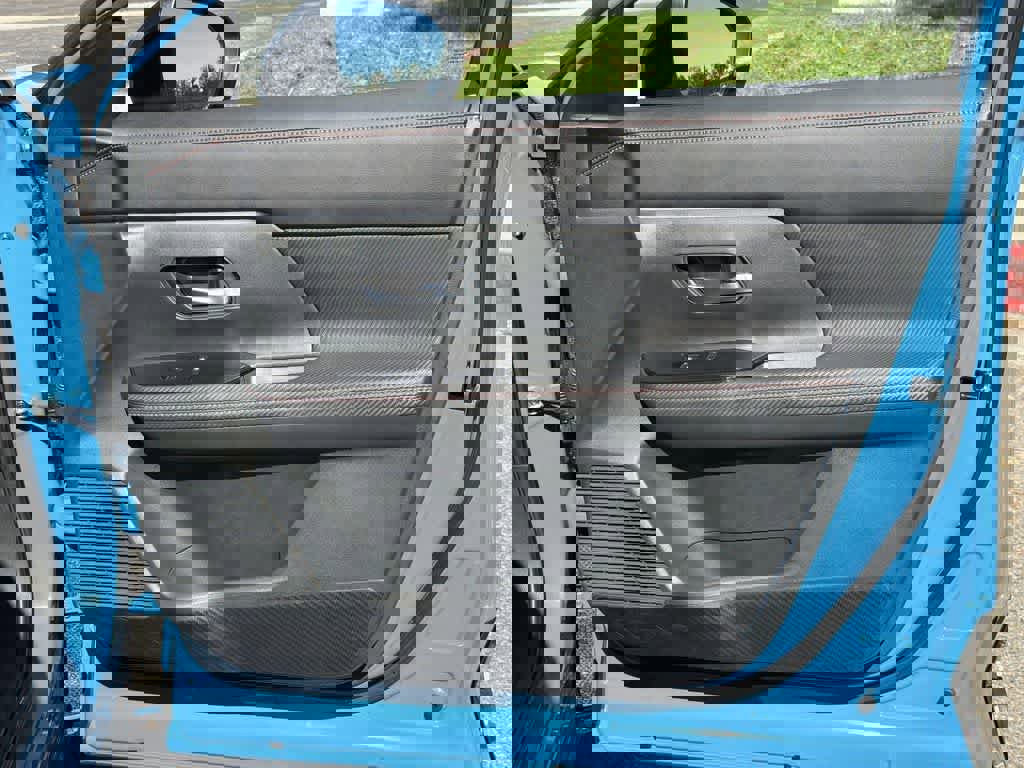 Used 2025 Nissan Kicks SR image 32