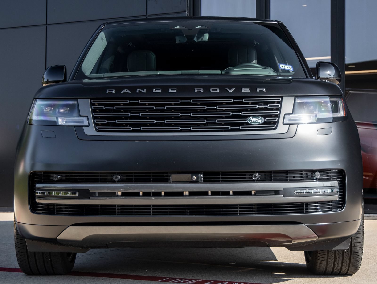 Used 2025 Land Rover Range Rover SE AWD/4WD image 4
