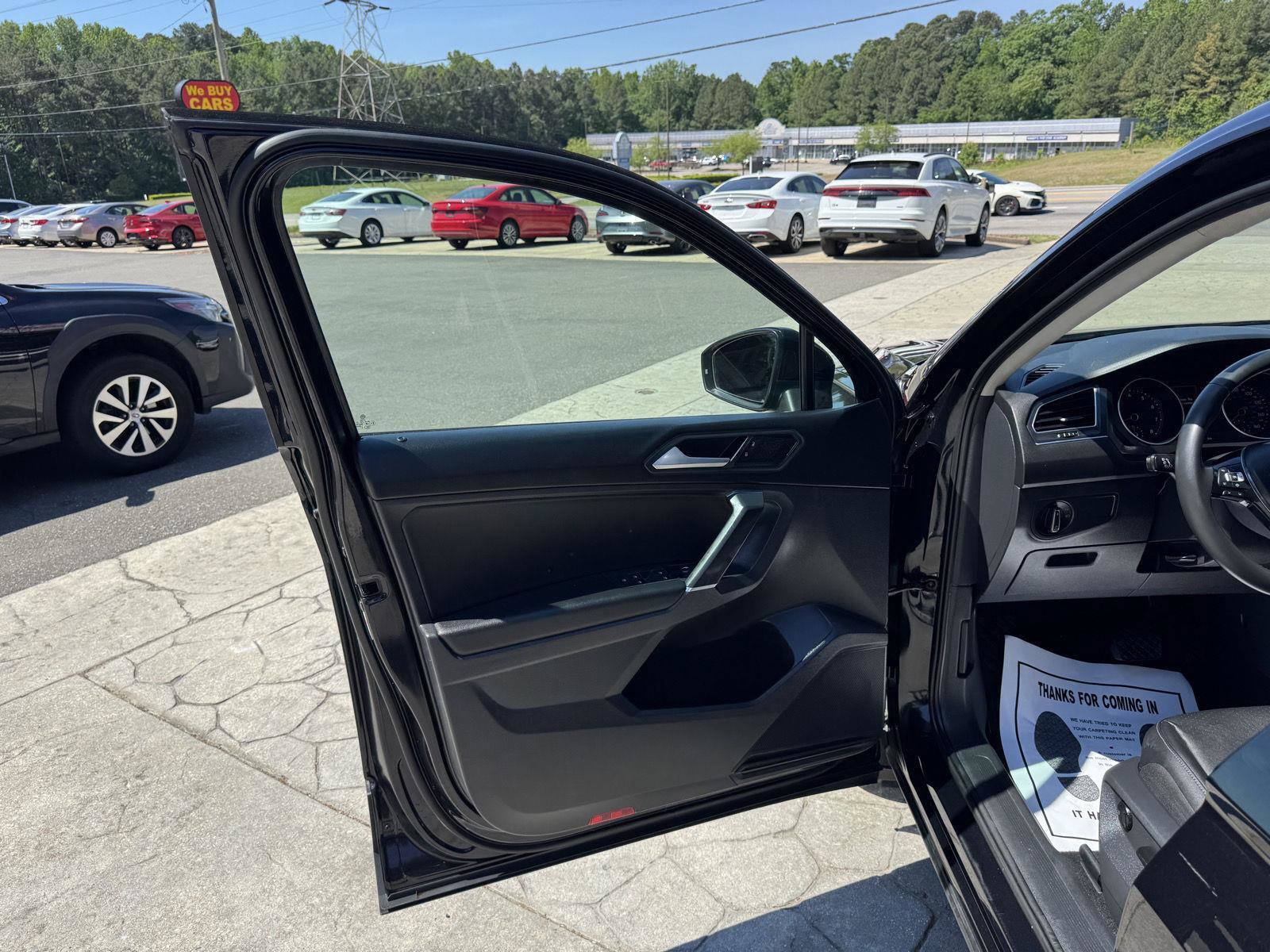 Used 2020 Volkswagen Tiguan SE FWD image 5