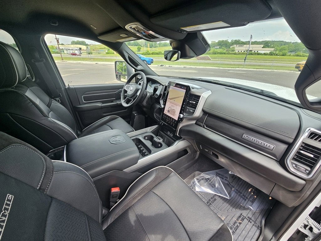 New 2025 RAM 2500 Laramie image 29