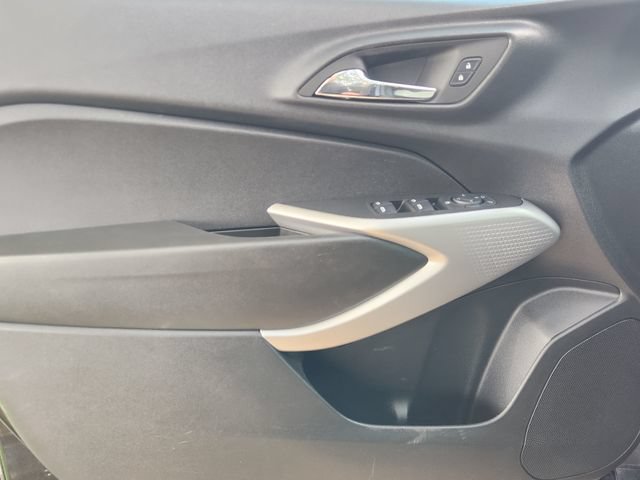 Used 2024 Chevrolet Trax RS FWD image 22